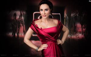 Iulia Vantur`s fetching & exquisite look in red dress